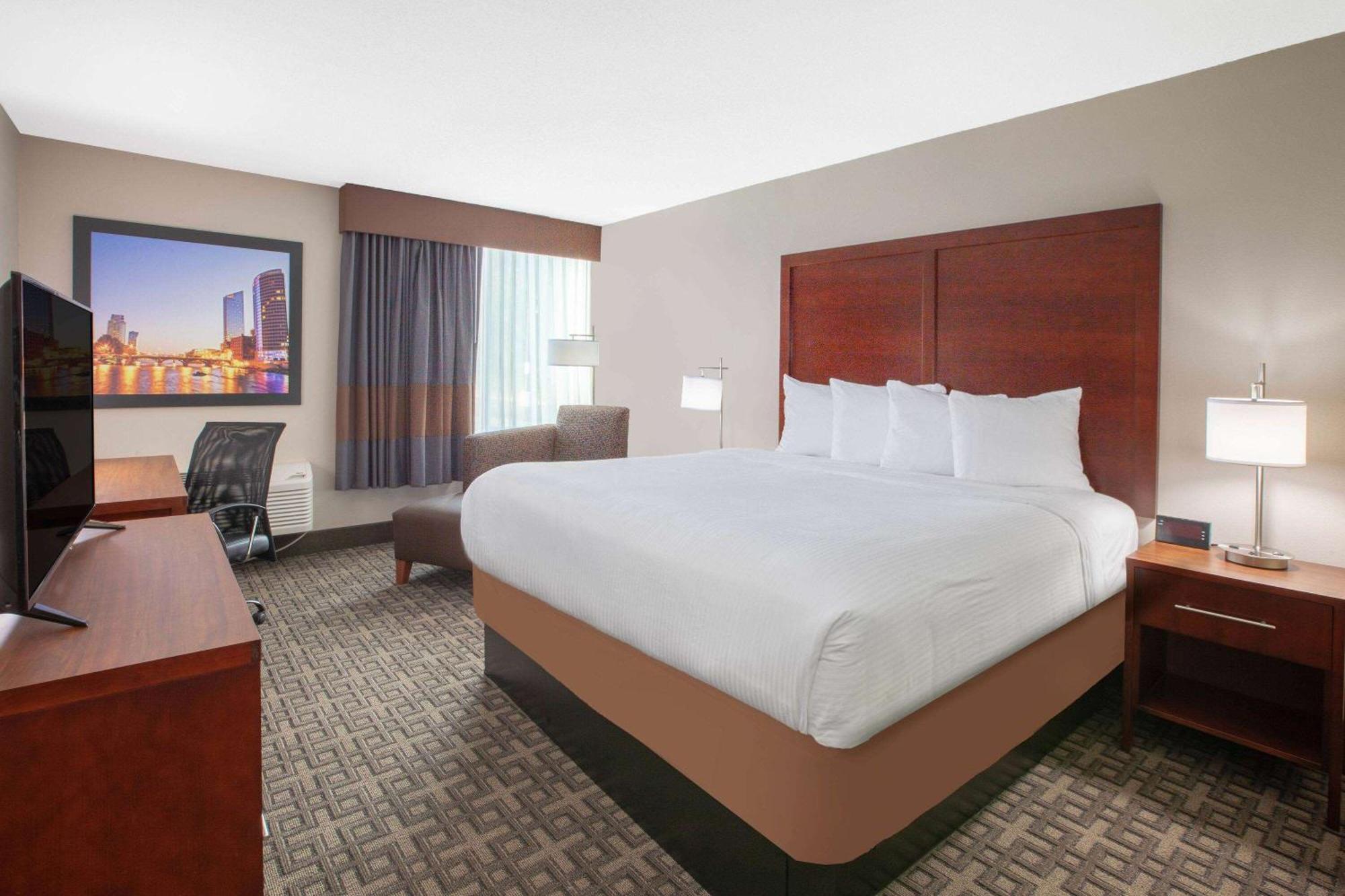 Hotel Baymont By Wyndham Grand Rapids Near Downtown Wyoming Zewnętrze zdjęcie